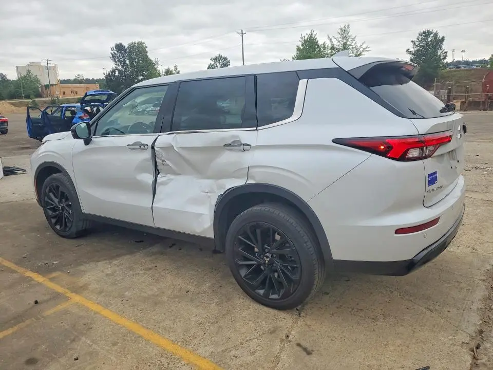2023 MITSUBISHI OUTLANDER SE  