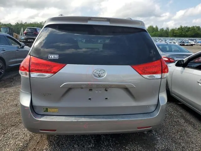 2011 TOYOTA SIENNA LE  