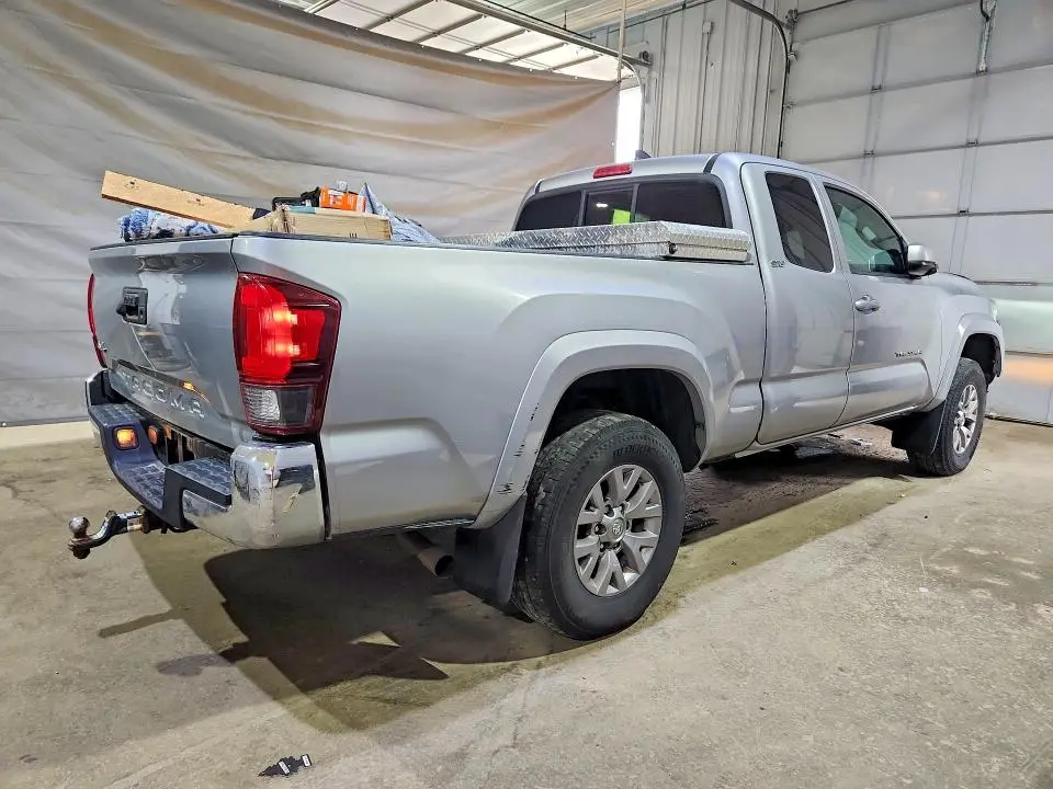 2019 TOYOTA TACOMA SR5  