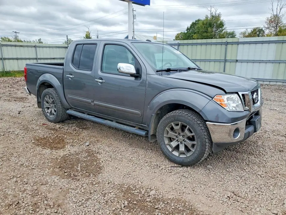 2019 NISSAN FRONTIER SL  