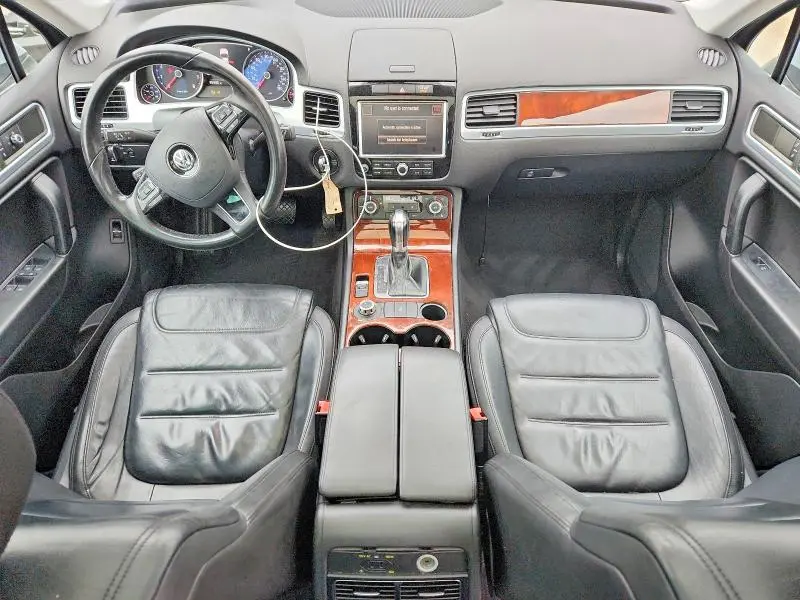 2013 VOLKSWAGEN TOUAREG V6  