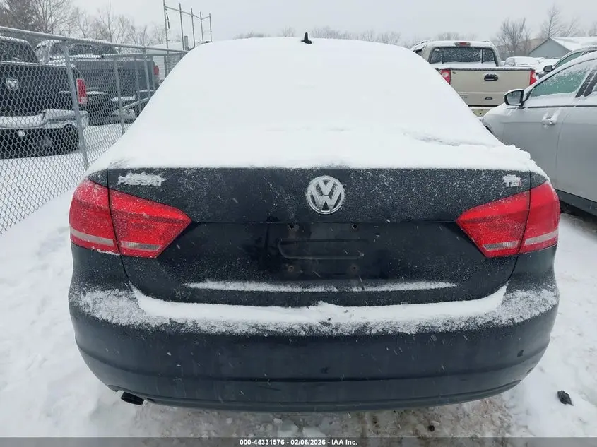 2015 VOLKSWAGEN PASSAT 1.8T WOLFSBURG EDITION