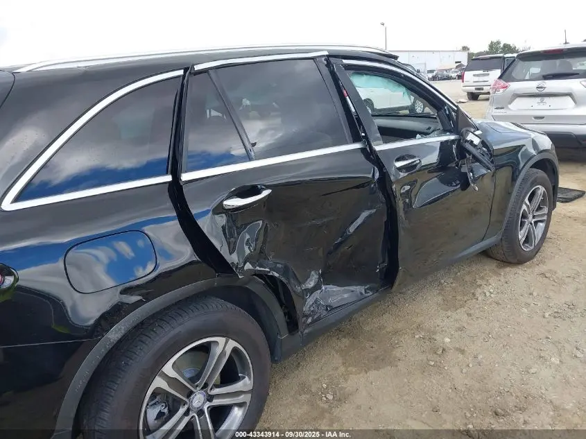 2017 MERCEDES-BENZ GLC 300 4MATIC