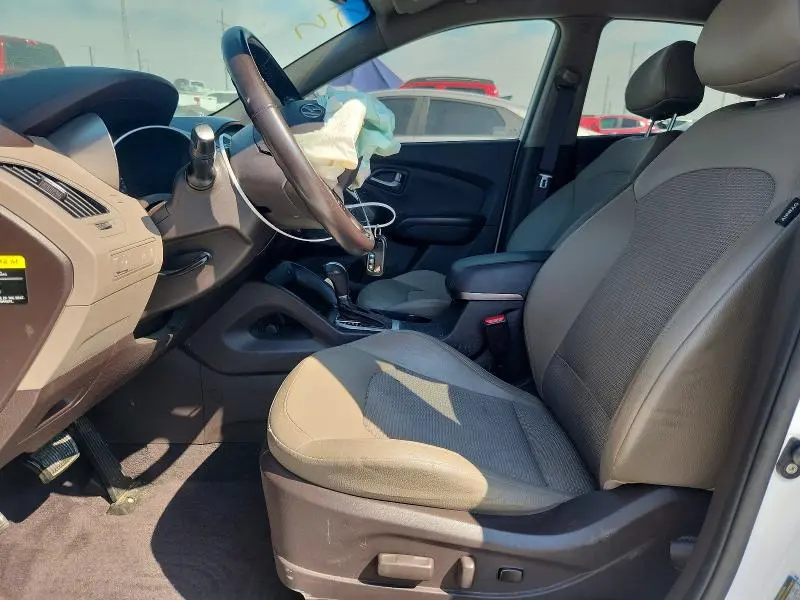 2015 HYUNDAI TUCSON SE  