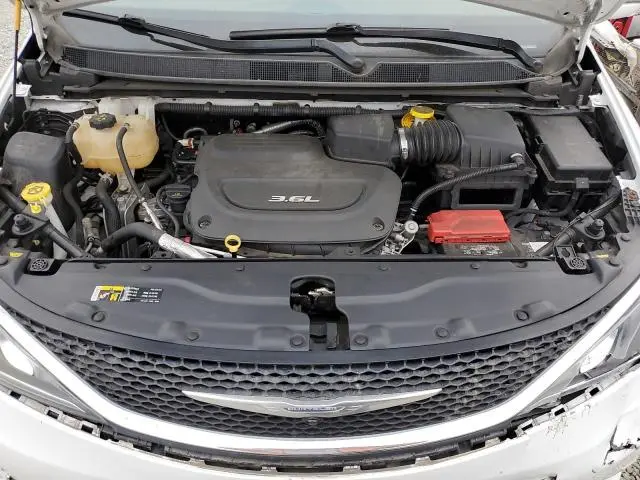 2017 CHRYSLER PACIFICA LIMITED  