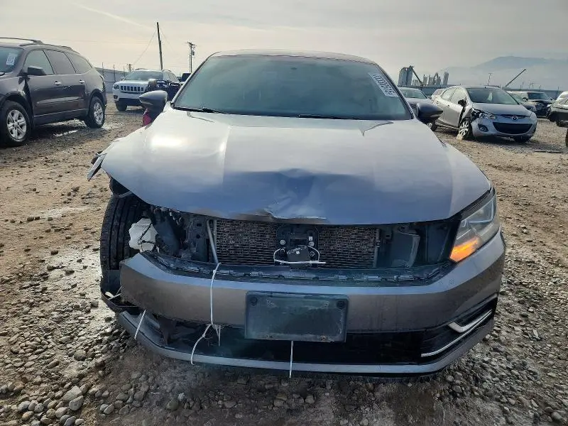 2016 VOLKSWAGEN PASSAT SE  