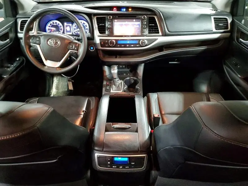 2017 TOYOTA HIGHLANDER XLE  
