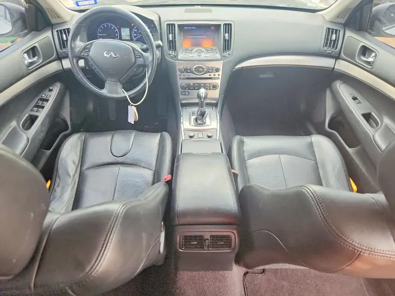 2015 INFINITI Q40 BASE  