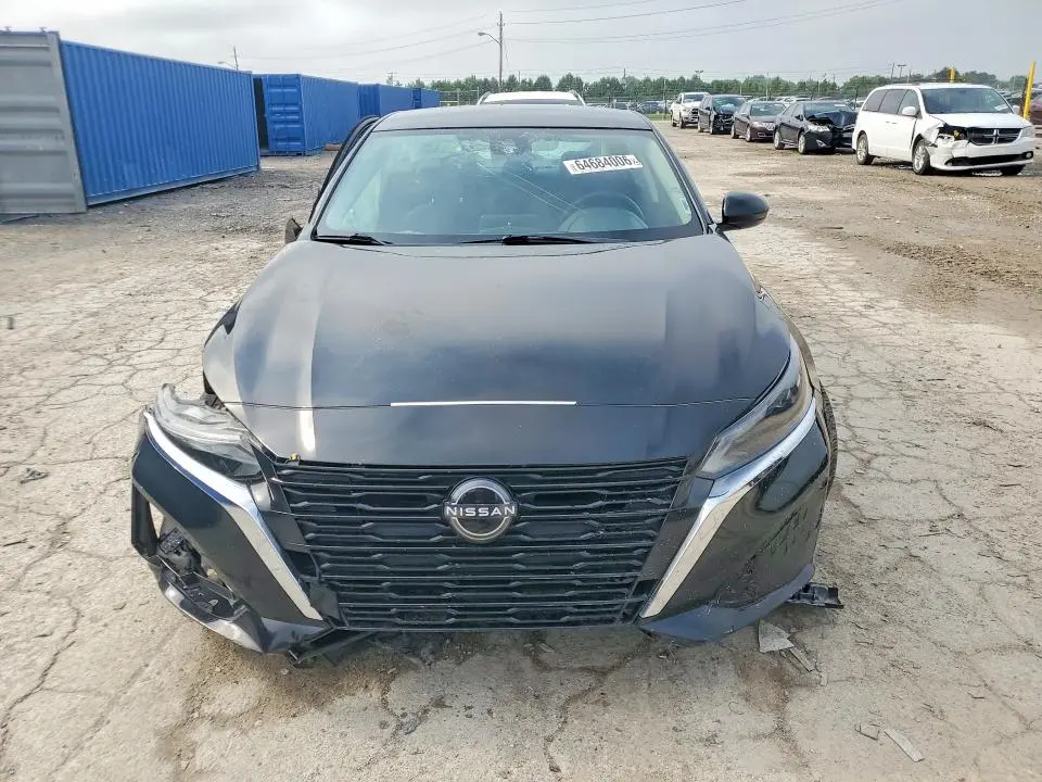 2023 NISSAN ALTIMA SV  
