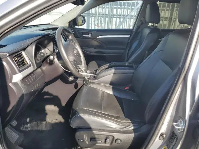 2016 TOYOTA HIGHLANDER XLE  