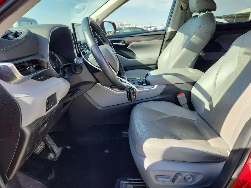 2022 TOYOTA HIGHLANDER LIMITED  