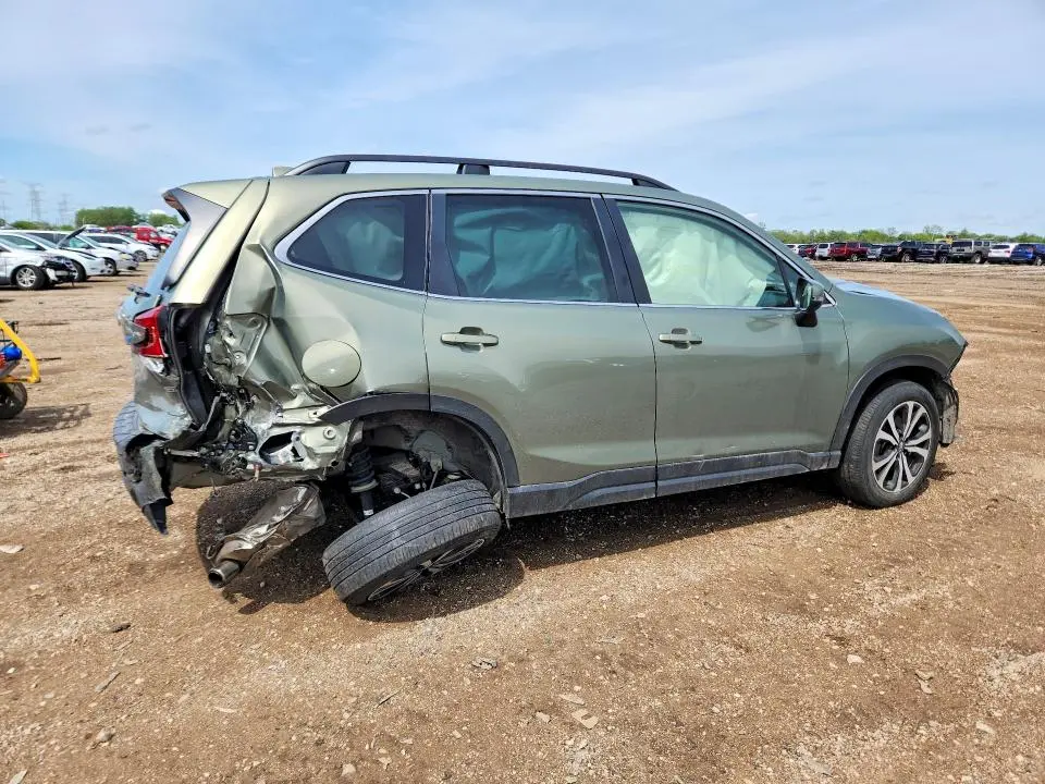 2021 SUBARU FORESTER   