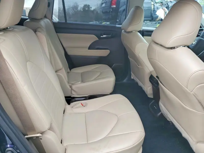 2021 TOYOTA HIGHLANDER HYBRID XLE  