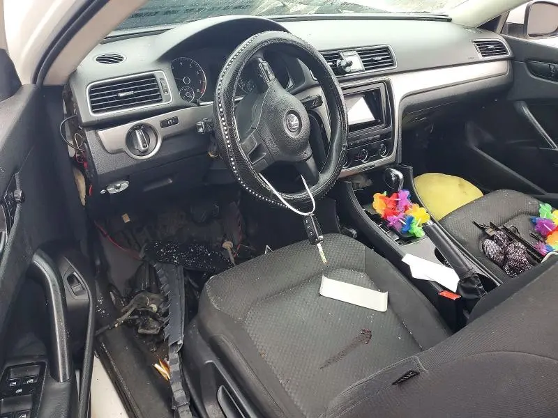 2013 VOLKSWAGEN PASSAT S  