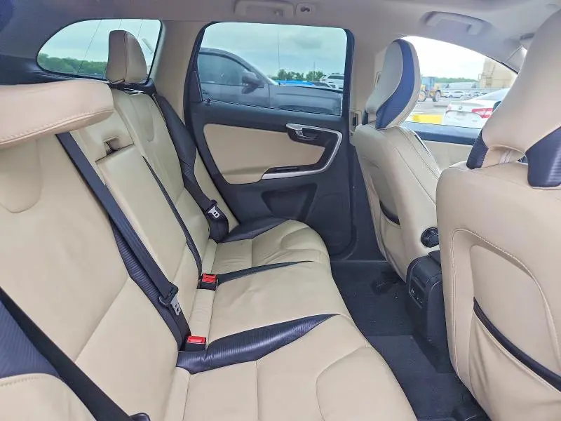 2011 VOLVO XC60 T6  