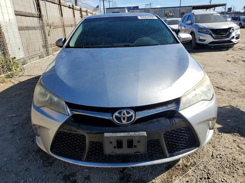 2015 TOYOTA CAMRY SE  