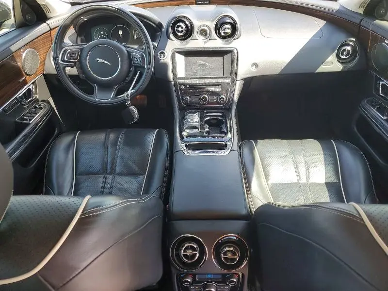 2017 JAGUAR XJ   