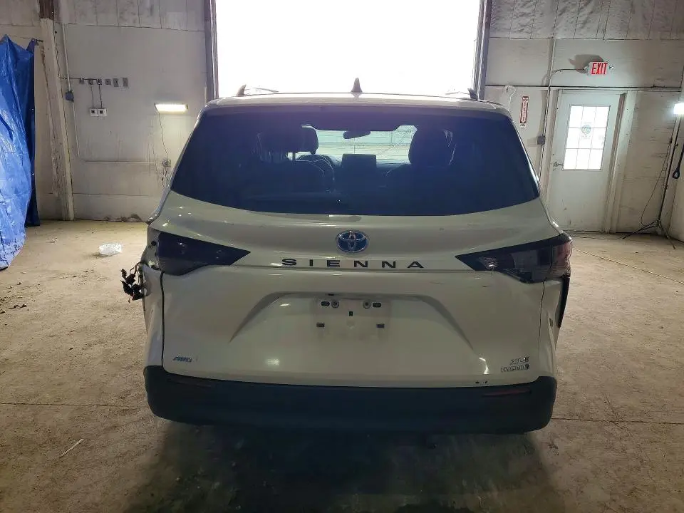 2024 TOYOTA SIENNA XLE 7-PASSENGER  