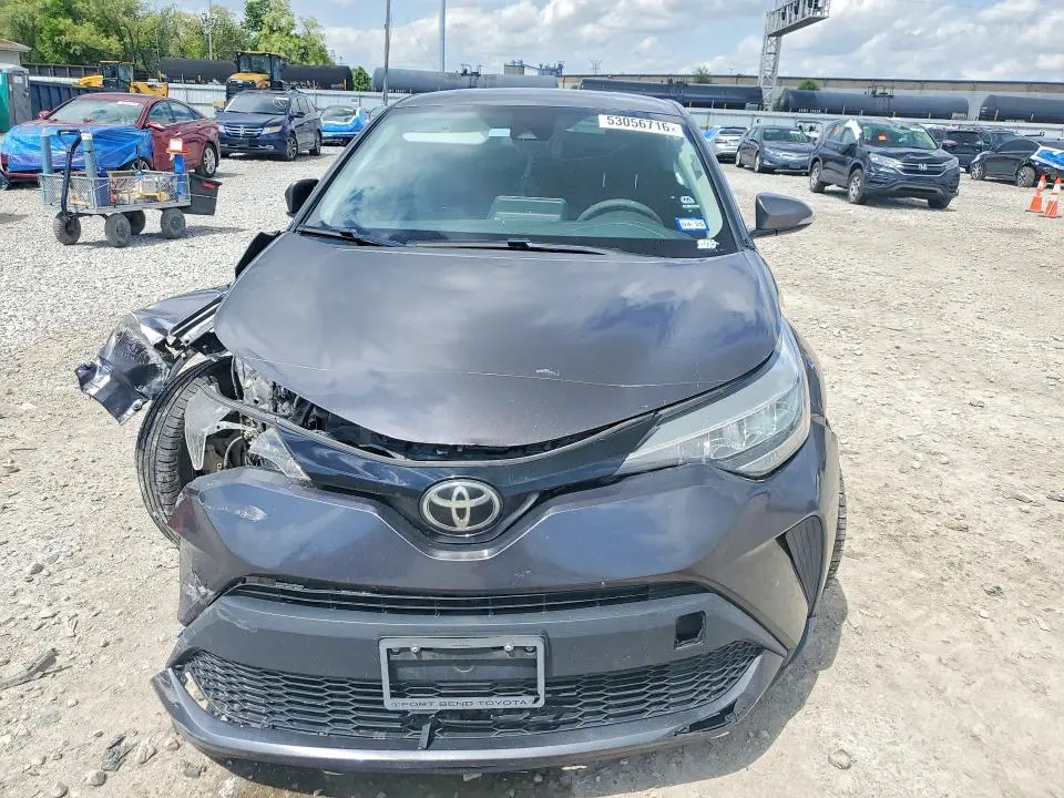 2021 TOYOTA C-HR LE  