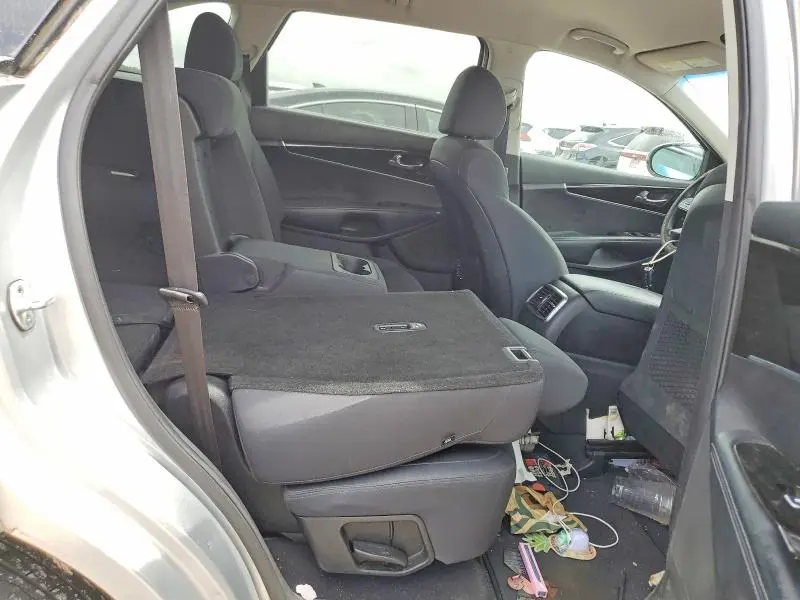 2019 KIA SORENTO LX V6  