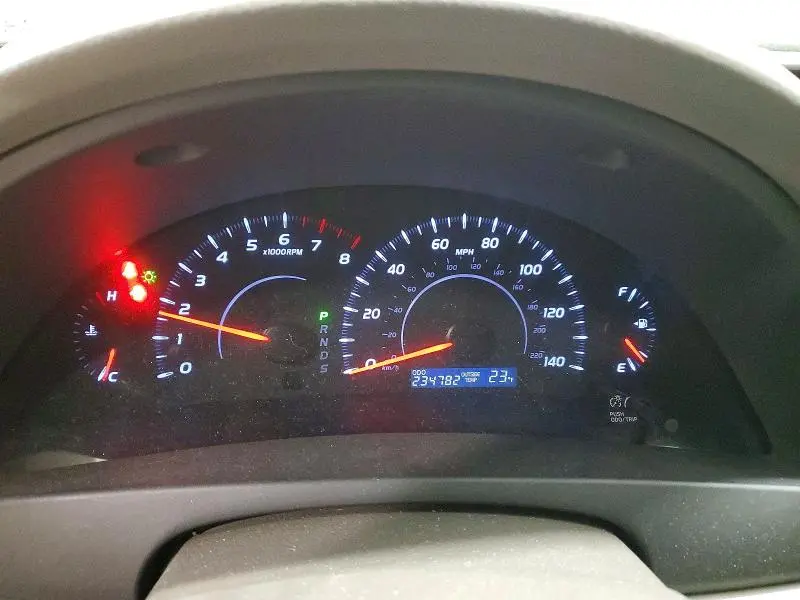 2010 TOYOTA CAMRY LE  