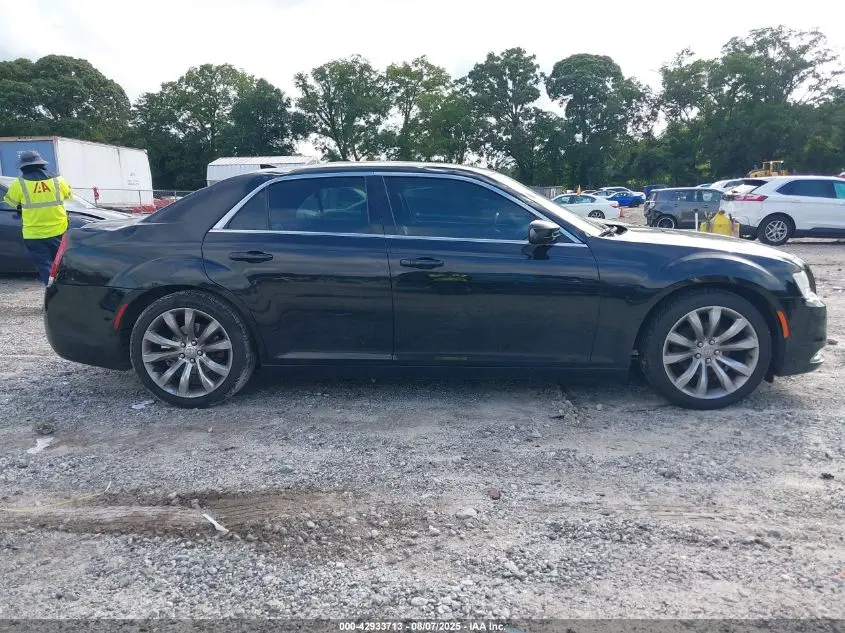 2017 CHRYSLER 300 LIMITED