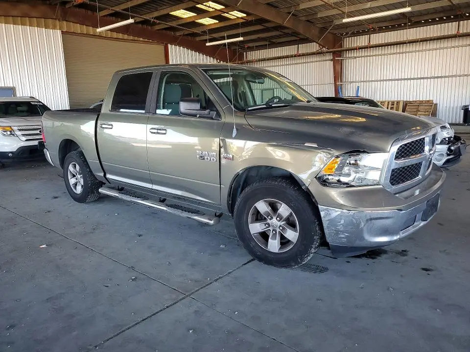 2013 RAM 1500 SLT  