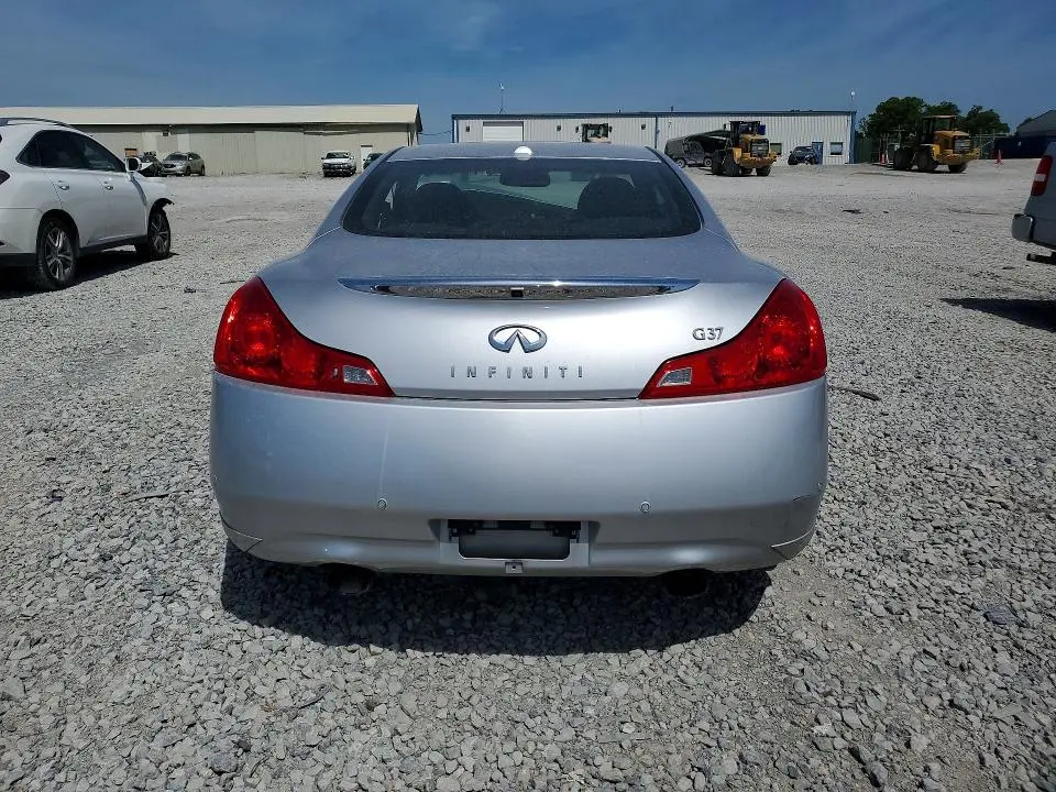 2010 INFINITI G37   