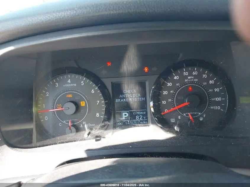 2015 TOYOTA SIENNA LE 8 PASSENGER