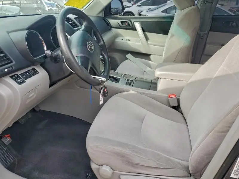 2012 TOYOTA HIGHLANDER BASE  