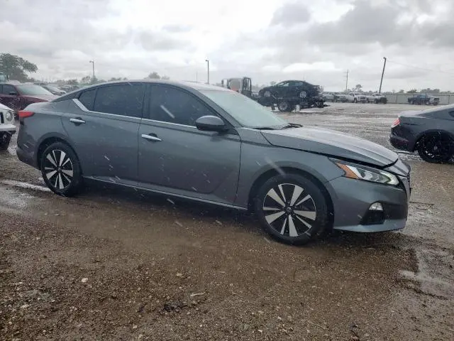 2021 NISSAN ALTIMA SV  