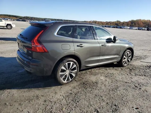 2022 VOLVO XC60 B5 MOMENTUM  