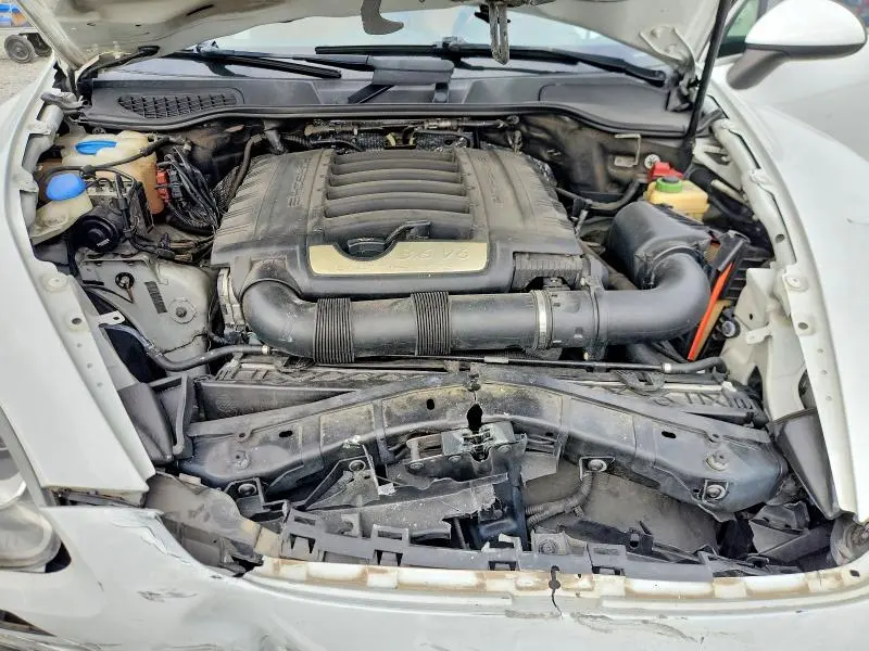 2014 PORSCHE CAYENNE   