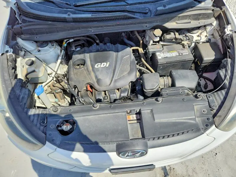 2015 HYUNDAI TUCSON SE  