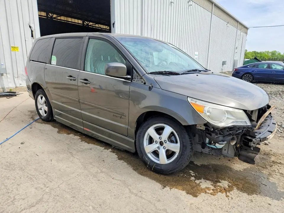 2010 VOLKSWAGEN ROUTAN SE  