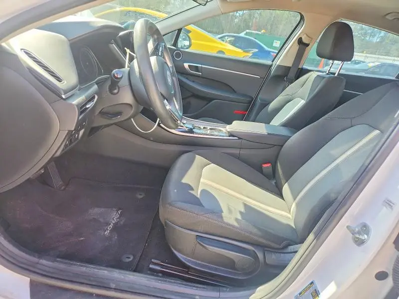 2020 HYUNDAI SONATA SE  