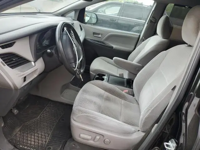 2018 TOYOTA SIENNA LE  