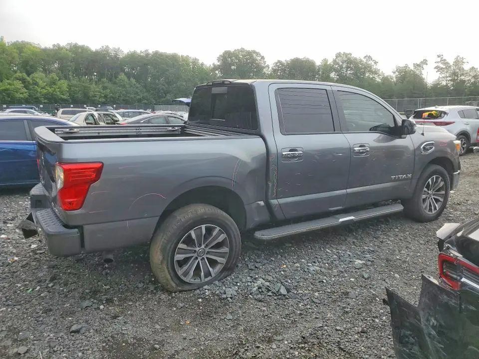 2017 NISSAN TITAN SL  