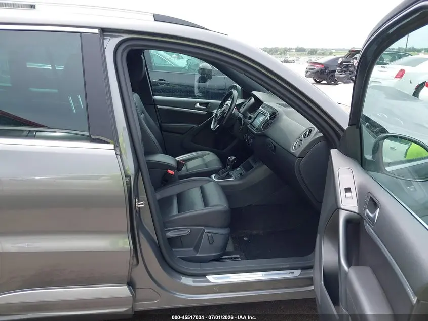 2016 VOLKSWAGEN TIGUAN R-LINE
