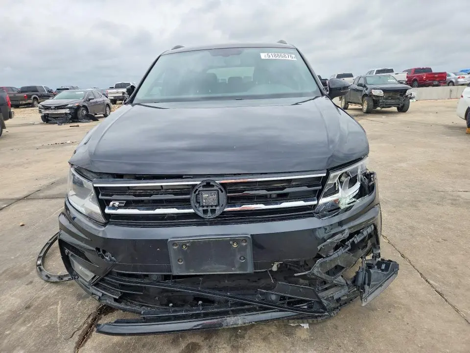 2021 VOLKSWAGEN TIGUAN SE  