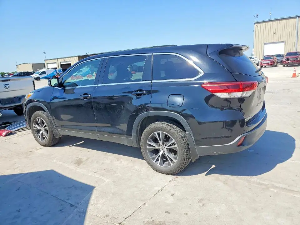 2019 TOYOTA HIGHLANDER LE  
