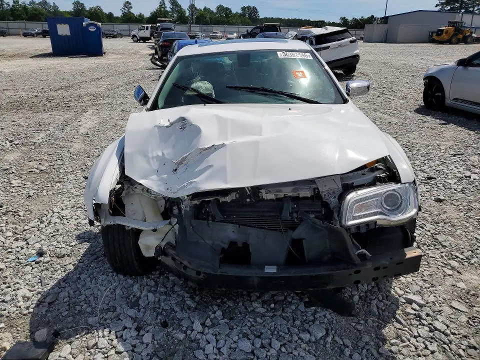 2019 CHRYSLER 300 LIMITED  