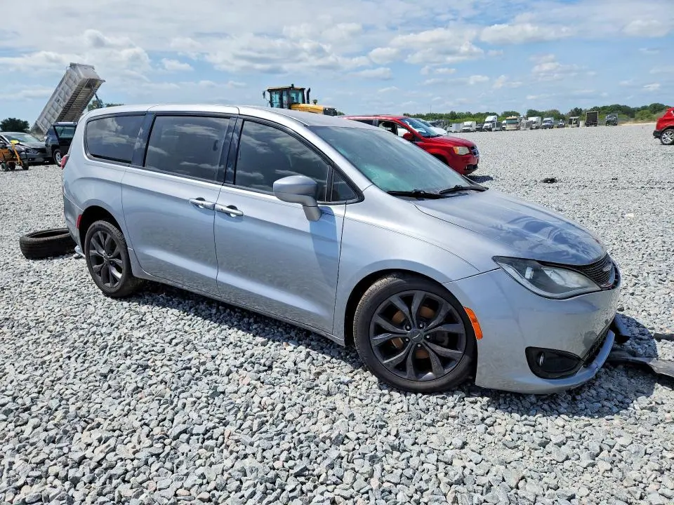 2020 CHRYSLER PACIFICA TOURING  