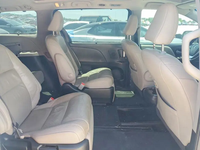 2017 TOYOTA SIENNA LIMITED PREMIUM 7-PASSENGER  