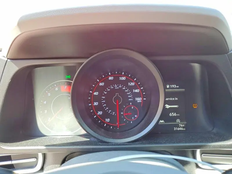 2022 HYUNDAI ELANTRA SE  