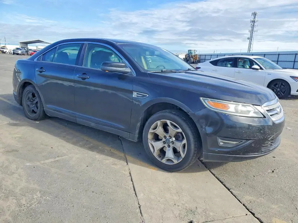 2010 FORD TAURUS SEL  