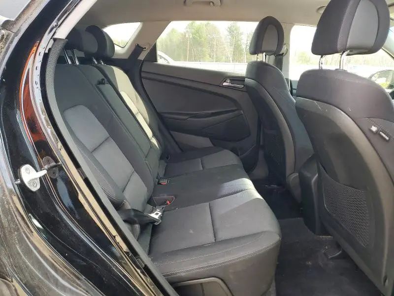 2017 HYUNDAI TUCSON SE  