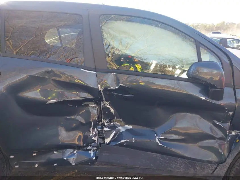 2022 CHEVROLET TRAX AWD LS