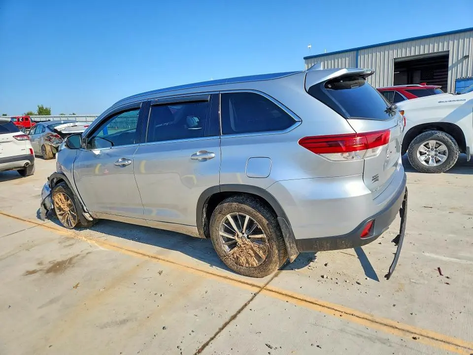 2018 TOYOTA HIGHLANDER XLE  