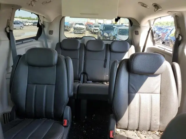 2010 CHRYSLER TOWN & COUNTRY TOURING PLUS  